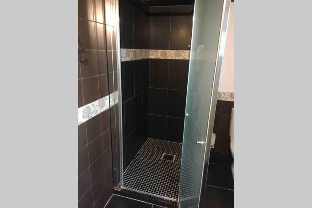 Bel Appartement En Rez De Jardin, 10Min Centre Et 300M Quais De Seine Wifi Rouen Luaran gambar